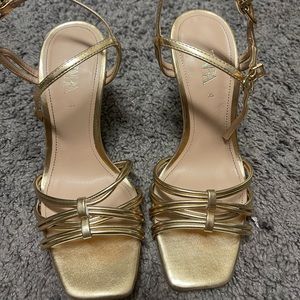 Zara Sandals in Gold